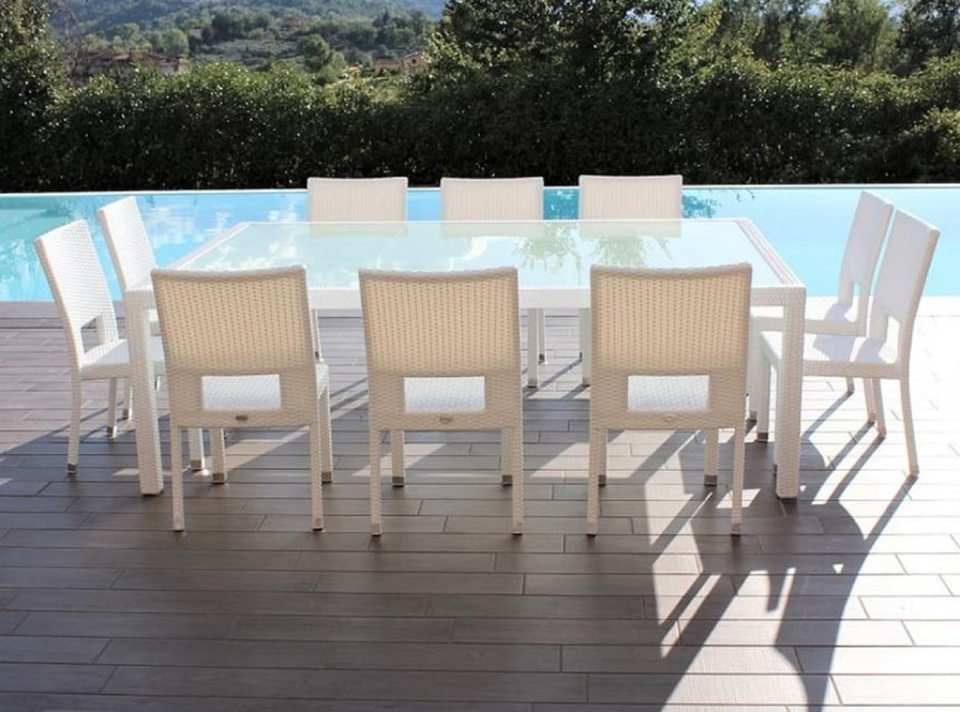 Tavolo da giardino di grandi dimensioni in rattan sintetico bianco