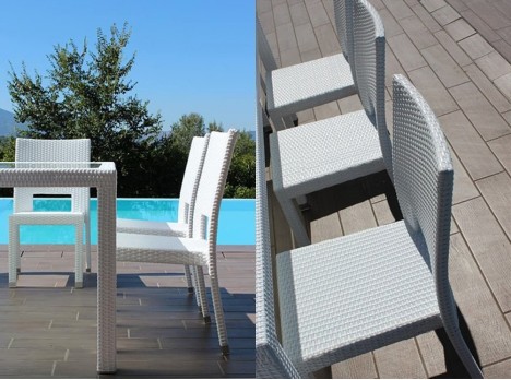 Tavolo da giardino di grandi dimensioni in rattan sintetico bianco