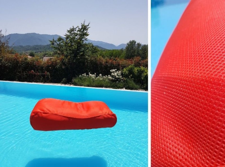 Lettino in tessuto galleggiante