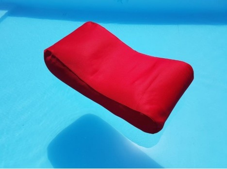 Lettino rosso galleggiante in tessuto