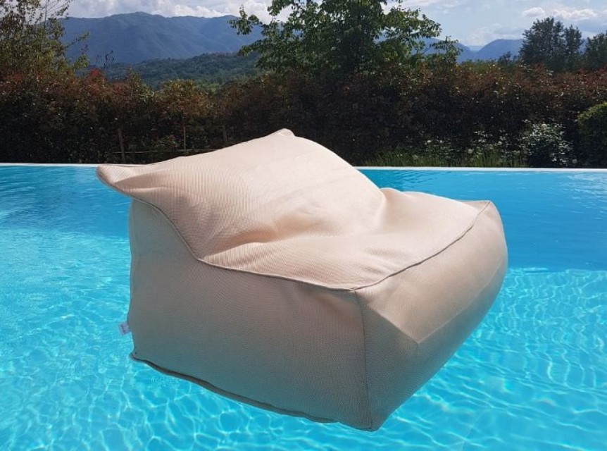 Poltrona galleggiante in morbido tessuto per esterno