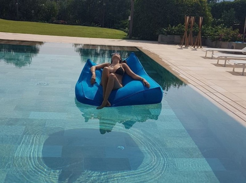 Cuscino galleggiante a poltrona in tessuto alveolare per esterno