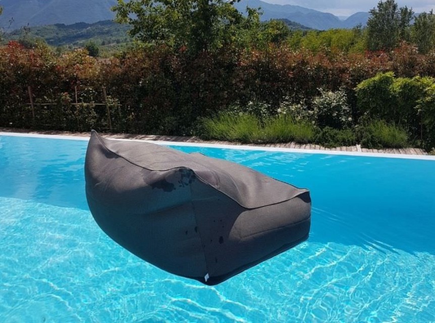 Poltrona galleggiante in tessuto