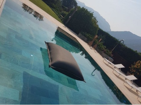 cuscino galleggiante in tessuto Uniko