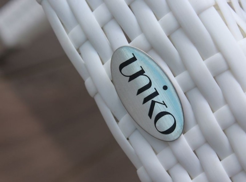 Tavolo da esterno bianco in rattan