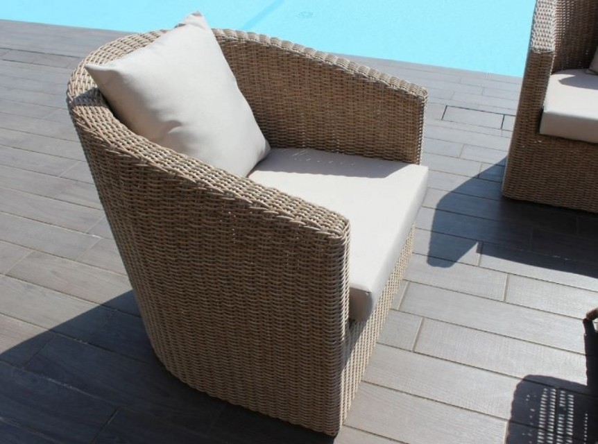 Salottino per esterni di design in fibra sintetica di qualità