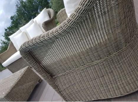 Salotto da esterno in fibra sintetica tonda