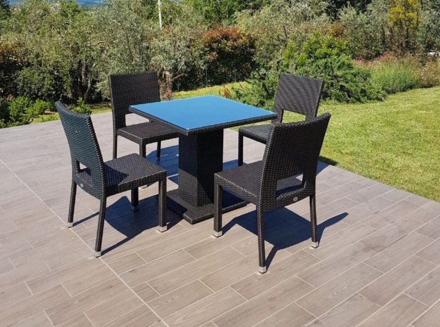 Tavolo quattro posti da esterno Jona