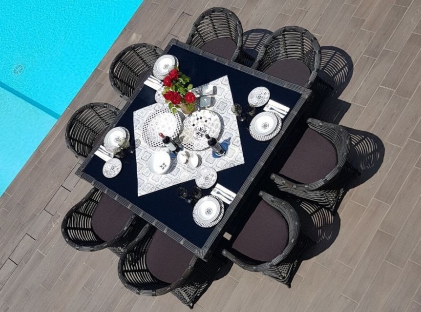 Tavolo di design per esterni