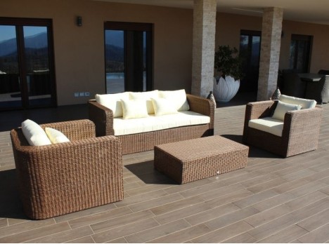 Salotto per esterno in fibra sintetica