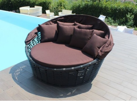 Divano con parasole richiudibile