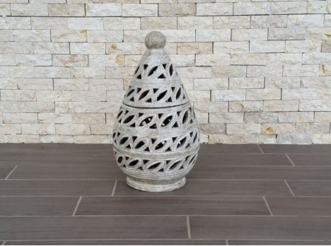 Terracotta intagliata a mano