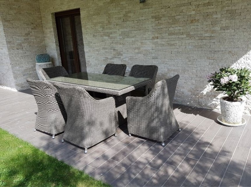 Tavolo per esterno in fibra sintetica