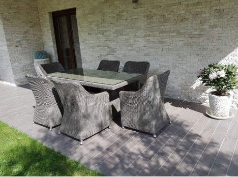 Tavolo per esterno in fibra sintetica