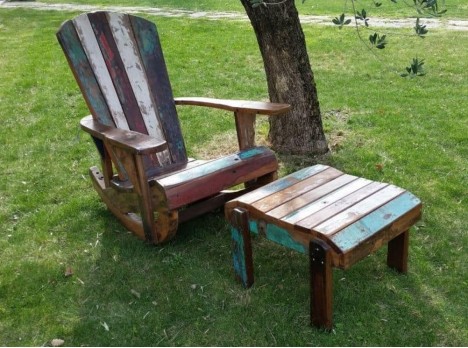 Poltrona a dondolo con poggiapiedi