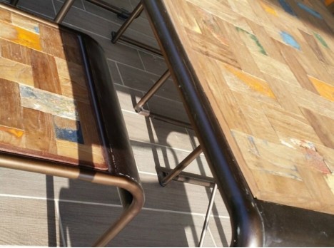 Tavolo giardino stile industrial in ferro e legno di barca Praba