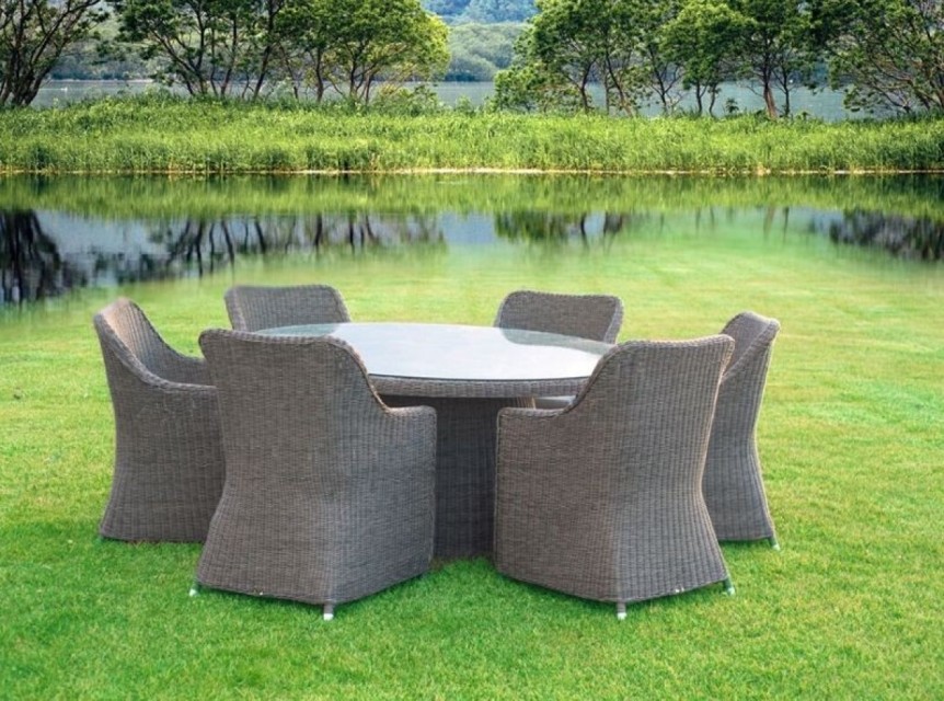 Tavolo sei posti in fibra tonda per esterno