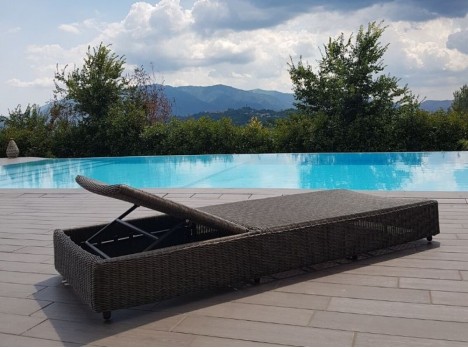Sdraio di design in fibra tonda