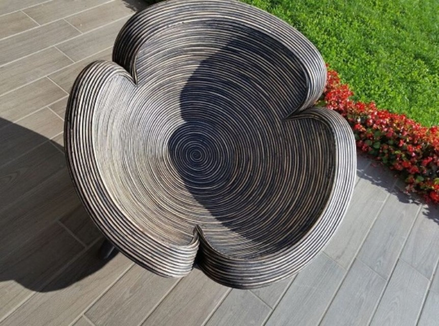 Poltrona di design in rattan naturale