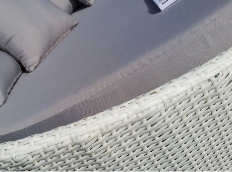 Rattan sintetico bianco