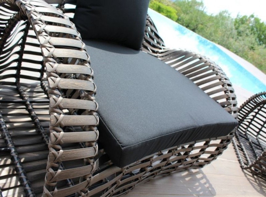 Intreccio artigianale in fibra piatta