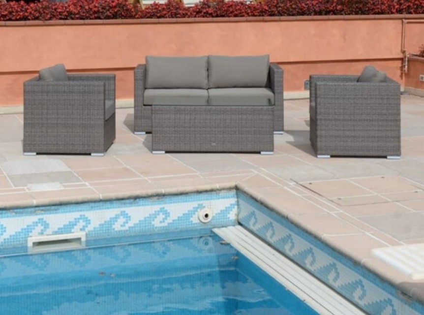 Salotto da giardino in rattan