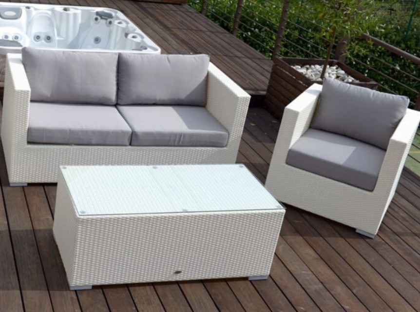 Salotto da giardino bianco