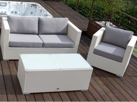 Salotto da giardino bianco