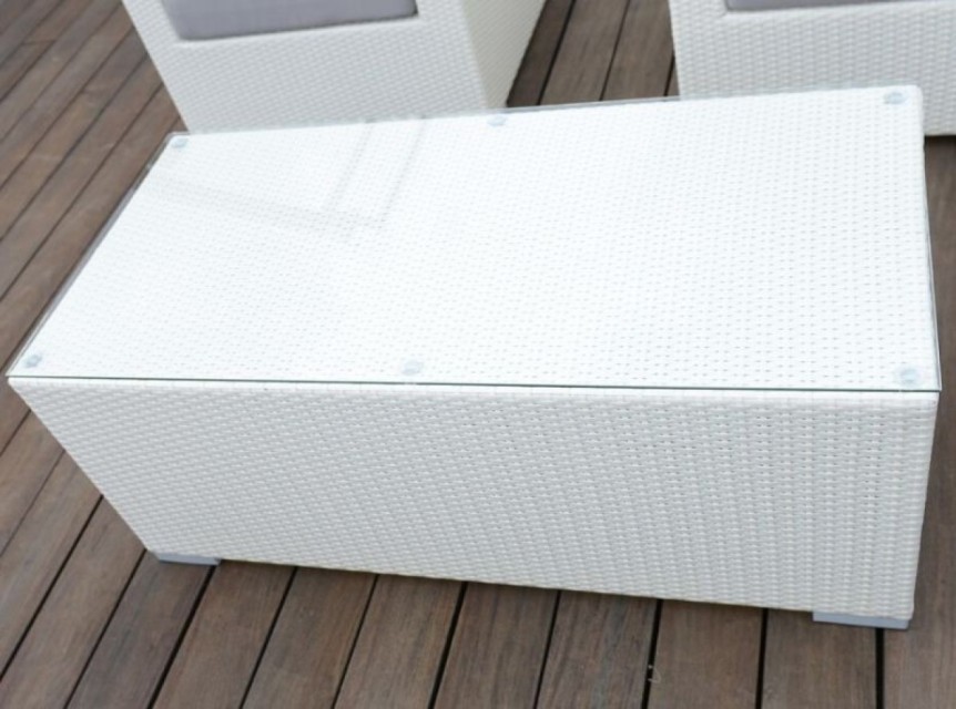 Tavolo outdoor con ripiano in vetro