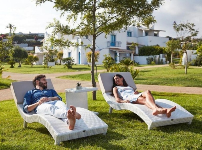 Tavolo da appoggio per sdraio