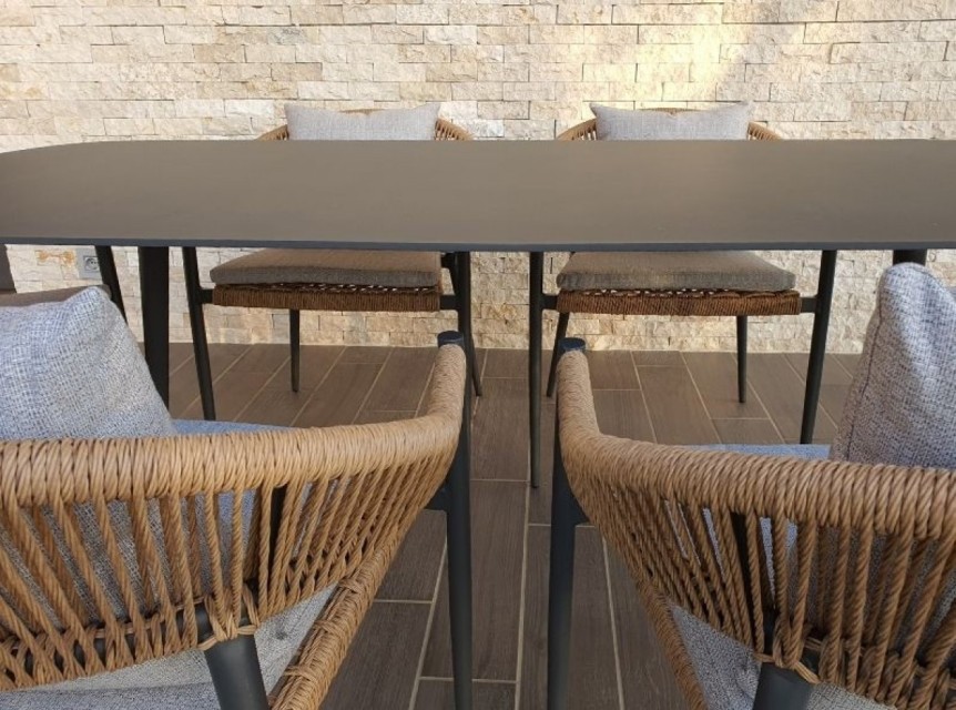 Tavolo in alluminio pieno