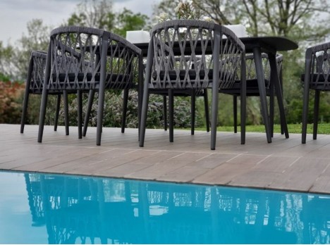 Tavolo per esterno di design in corda