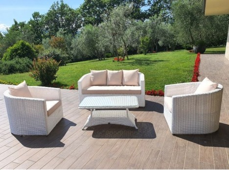 Divano da esterno in rattan bianco