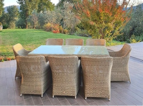 Tavolo da giardino ed esterno in fibra sintetica con poltrone