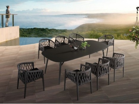 Tavolo da esterno di design in alluminio