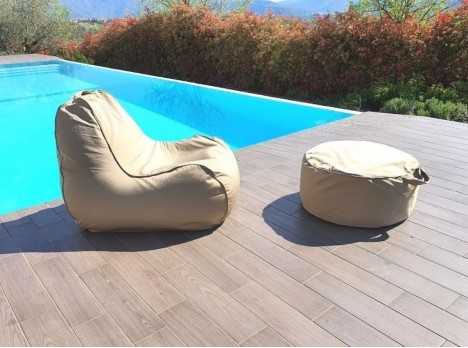 Poltrona da esterno con pouf