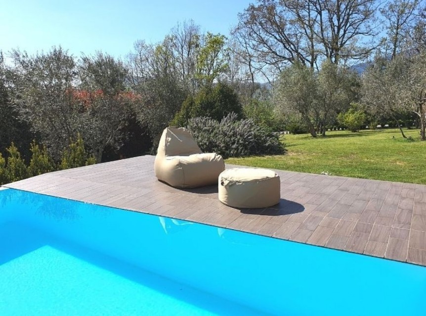 Seduta in tessuto imbottita