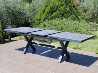 Tavolo allungabile di design per esterni