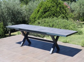Maxi tavolo da giardino in alluminio