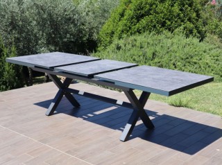 Tavolo da esterno di design automatico