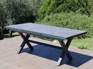 Tavolo estensibile per esterni in alluminio
