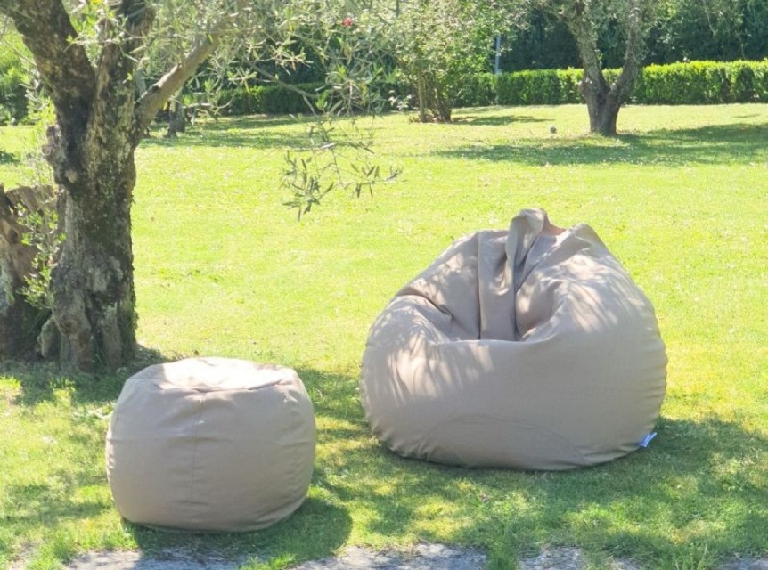 Pouf da esterno in tessuto di qualità ergonomico e morbido