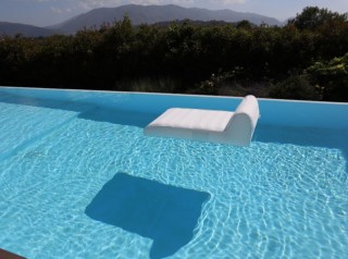 Lettino da piscina in tessuto gonfiabile