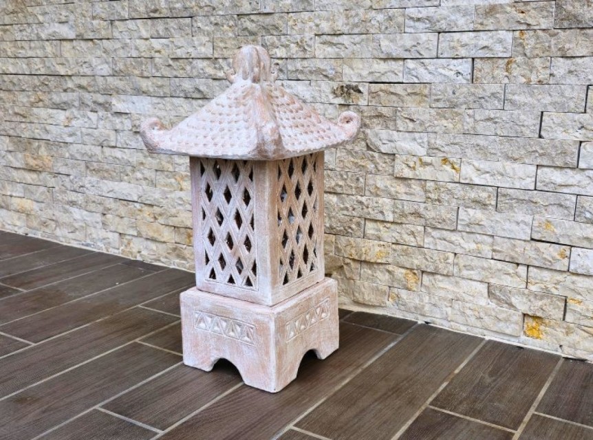 Lanterna da giardino in terracotta di design