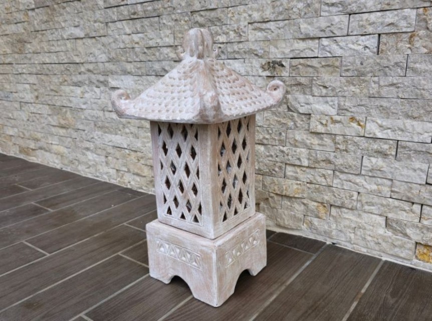 Lanterna da esterno in terracotta lavorata a mano