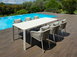 Tavolo e sedie da giardino in alluminio