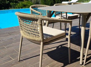Poltroncine in alluminio e corda di tessuto per esterni