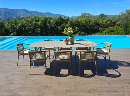 Tavolo XXL di design per esterno