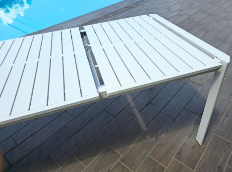 Tavolo estensibile da otto posti per esterno