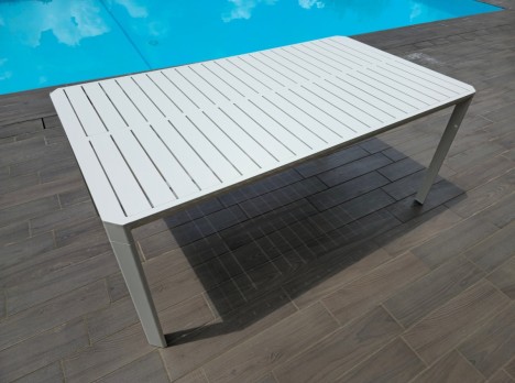 Tavolo estensibile per esterno in alluminio